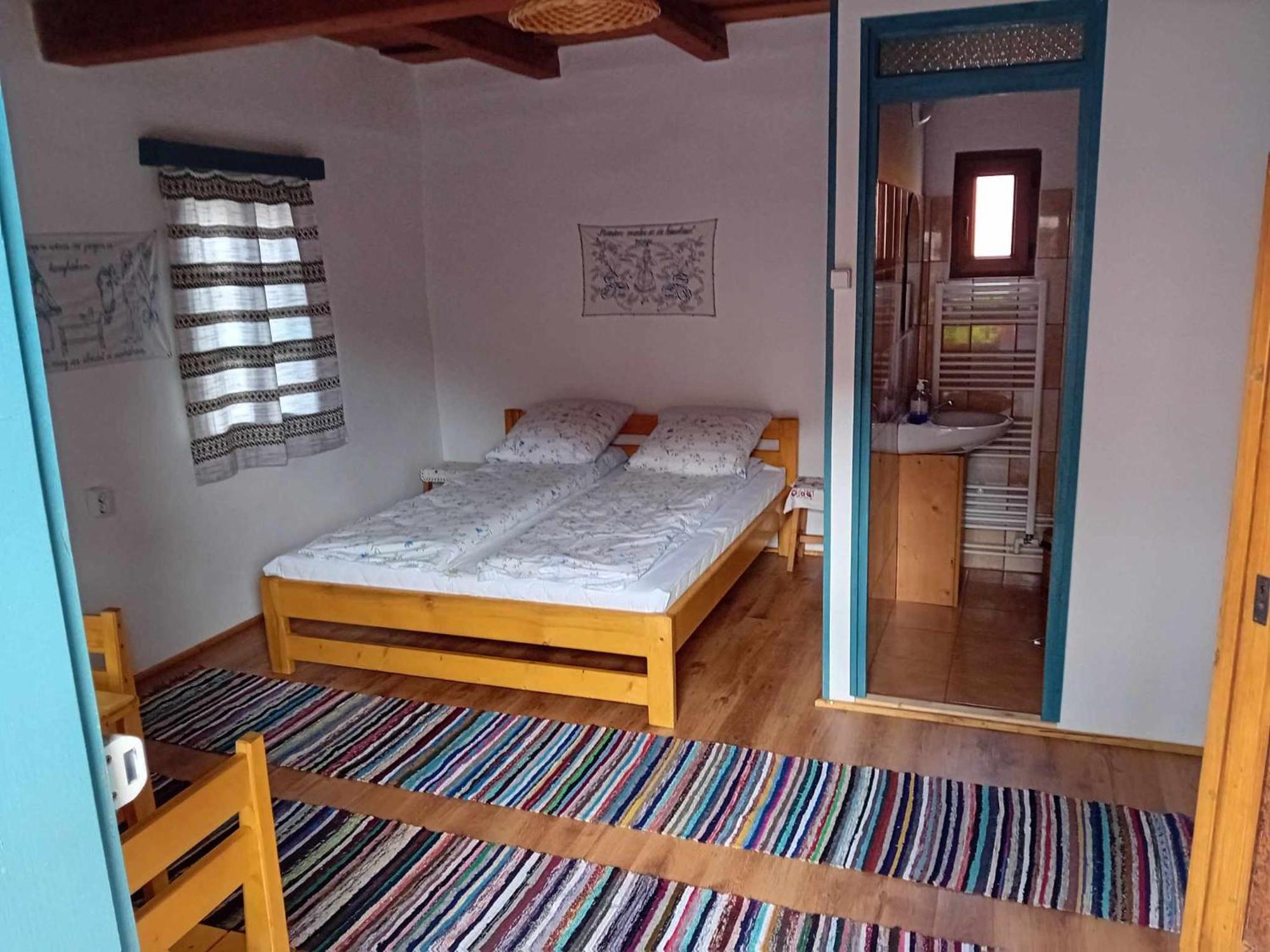 Biro Vendeghaz Hotel Sarateni Exterior foto